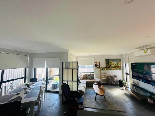 A Private Ensuite with AC and TV Room Type - Double Room with Private Bathroom A Private Ensuite with AC and TV Room Type - Double Room with Private Bathroom