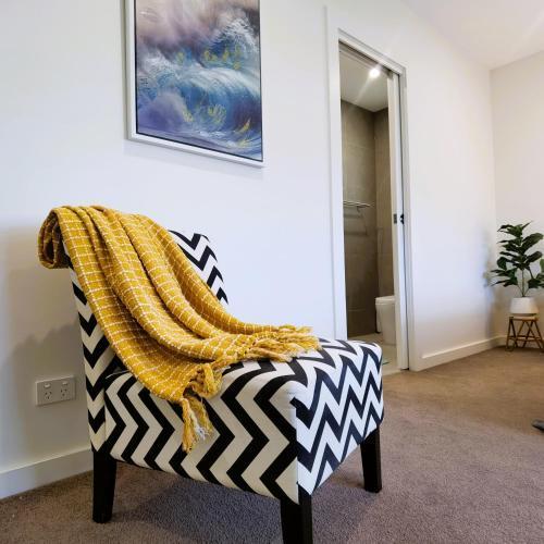 Altona entire 3 bedrooms house - Tap to explore photos