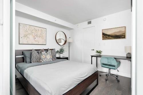 Delightful Condo Beside U of T - Sleeps 3