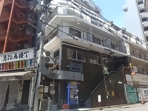 恵比寿駅から徒歩1分 渋谷3分 新宿10分 30m2でゆったり 最高の立地 302号室