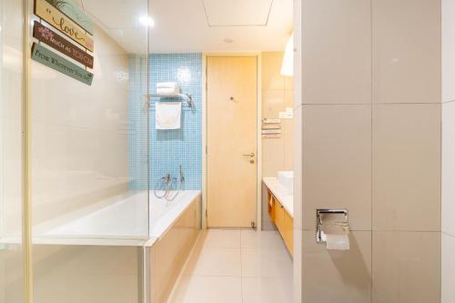 400m to KLCC Bukit Bintang Pavillion KLCC LRT walking distance Lot 163 Zenglo - Tap to explore photos