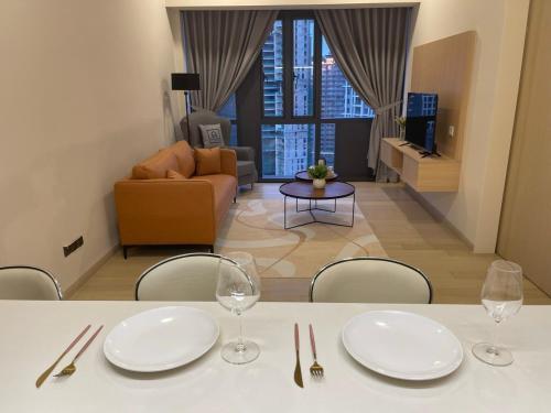 Luxurious Apartment 3 Mins from KLCC Petronas view - Tap to explore photos
