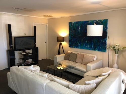 Clayton 2bdr 1bth 1car unit Room Type - Two-Bedroom Apartment Clayton 2bdr 1bth 1car unit Room Type - Two-Bedroom Apartment