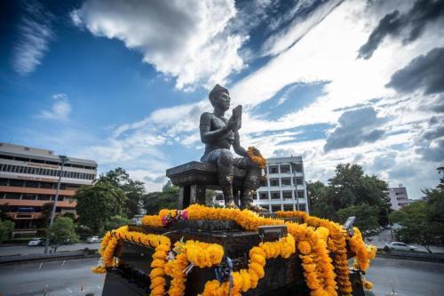 ลีลาวดี ซอยมหาดไทย รามคำแหง65 Mahadthai - Tap to explore photos