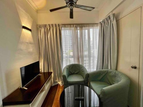 Couple Suite at Casa Mutiara 5 mins walk to LRT, Jalan Alor and Bukit Bintang - Tap to explore photos