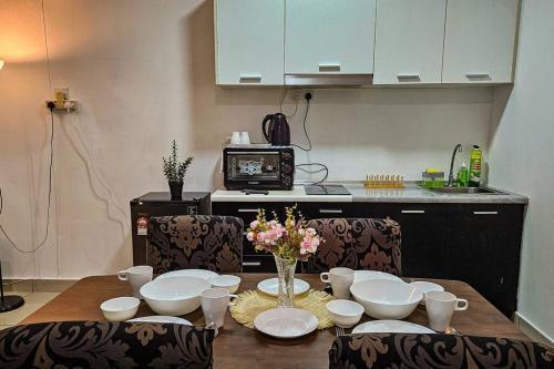 Cosy 5STAR Super Resort Suite Mid Valley KL Sunway with Shopping Mall - Tap to explore photos