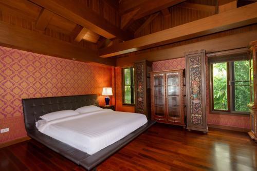 Villa Serenity pool SeaView 6BR - Tap to explore photos