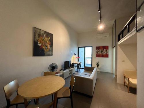 KLSentral/Bangsar/MidValley/6px/Netflix/Balcony - Tap to explore photos