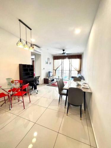 Cozy kenwingston platz kl 2-5pax 2BR&2BR Klcc view pakin netflx 375 - Tap to explore photos