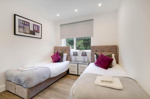 West Hendon apartment Near Station With Parking - 360 Stays - Tap to explore photos