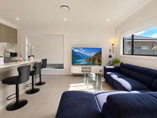 Relaxing Two-Level Retreat in Austral, NSW Room Type - Five-Bedroom House Relaxing Two-Level Retreat in Austral, NSW Room Type - Five-Bedroom House