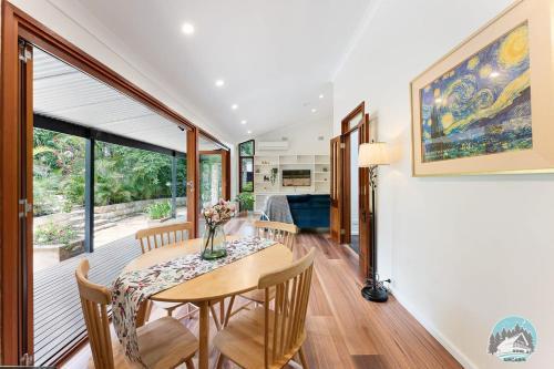 Aircabin - Warrawee - Sydney - 5 Beds House - Tap to explore photos