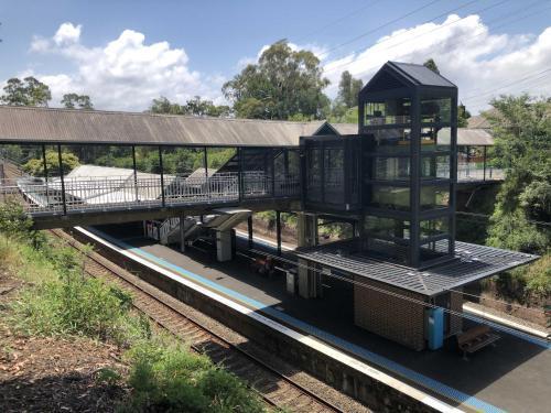 Aircabin - Warrawee - Sydney - 5 Beds House - Tap to explore photos