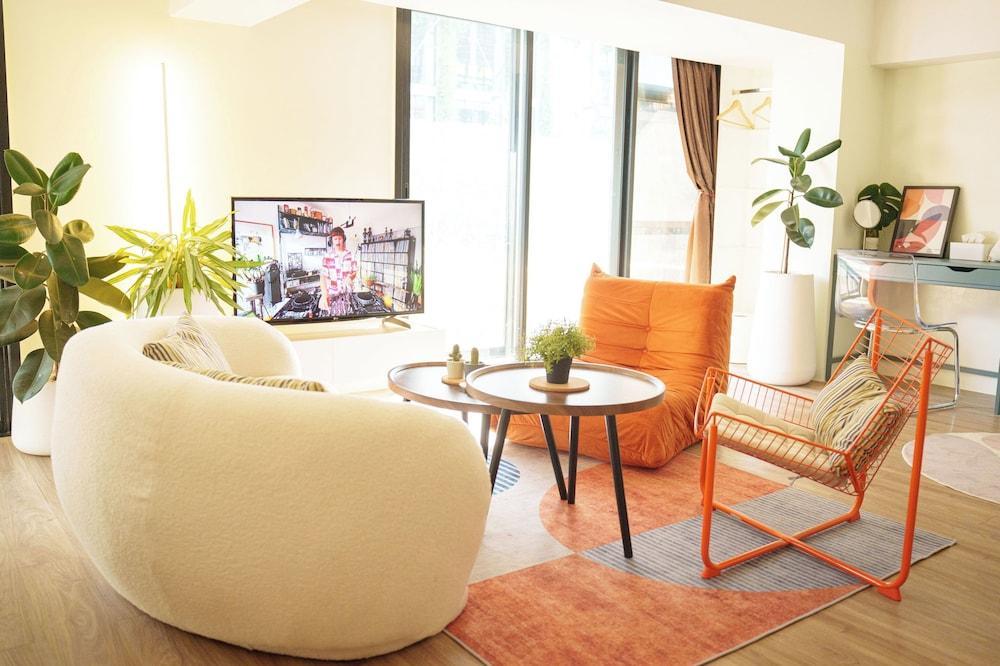 ZAYN Phrom Phong Hotel - Near Skytrain Phrom Phong Station - Tap to explore photos
