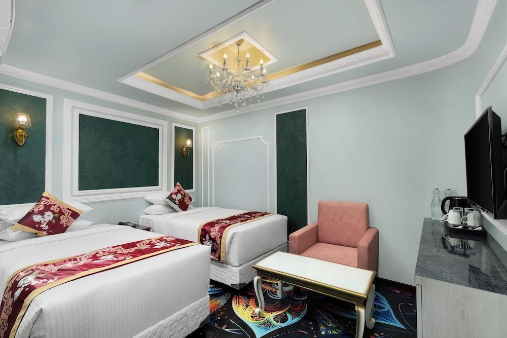 Hotel G Ramayana Room Type - Deluxe Twin Room