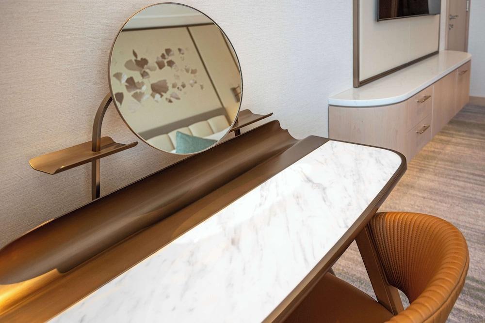 Signia by Hilton Amman - Tap to explore photos