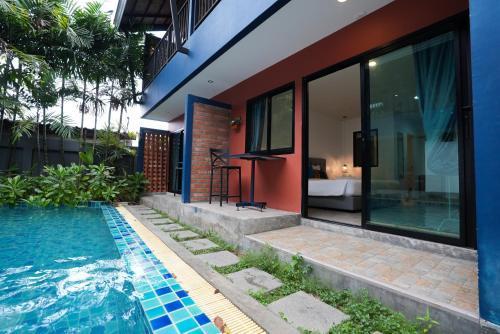 Kraam Silhouette Hotel and Cafe Phuket- Chalong pier Hotel Room Type - Deluxe Double Room Kraam Silhouette Hotel and Cafe Phuket- Chalong pier Hotel Room Type - Deluxe Double Room