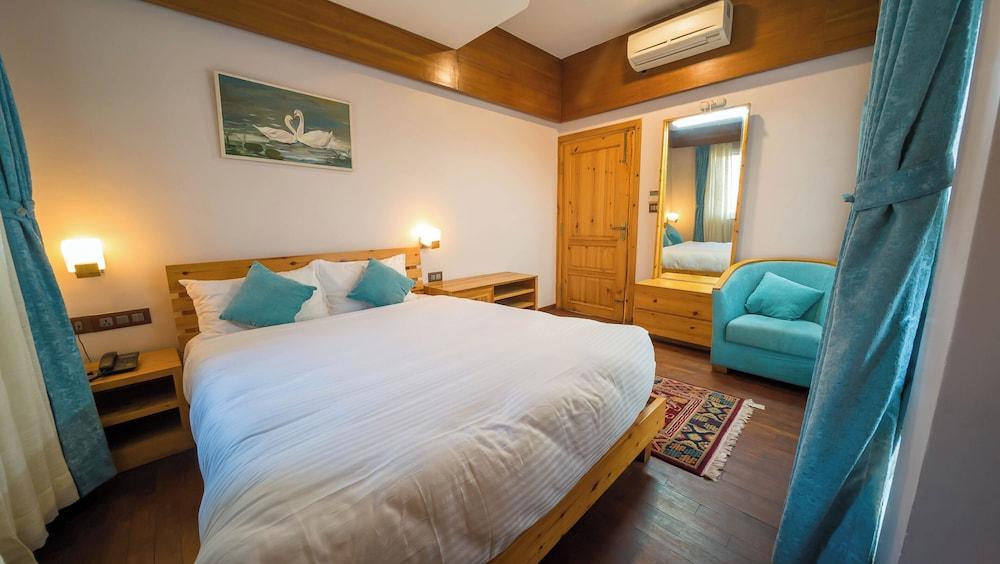 Lalit Service Apartment Room Type - Deluxe Double Room