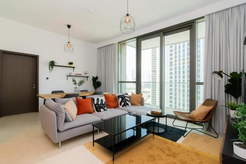 Elite Escape - 1 BHK Getaway Dubai Mall Access - 1509 - Tap to explore photos