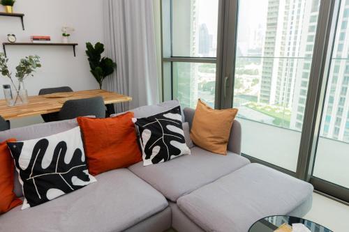 Elite Escape - 1 BHK Getaway Dubai Mall Access - 1509 - Tap to explore photos