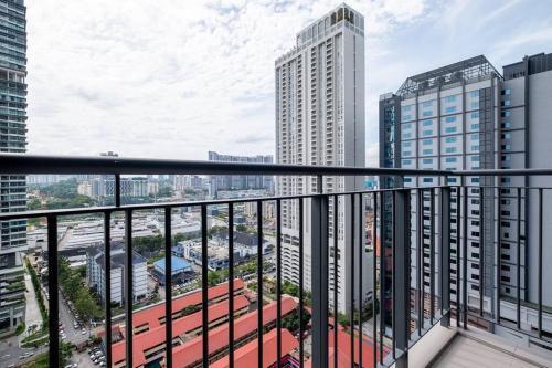 City Lights SweetHome@Sunway Velocity Two 3BR2Bath