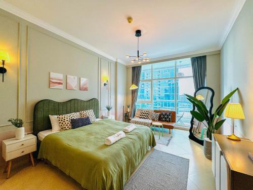 One Tree Luxury Homes Private rooms in Shared Apartment JBR - Tap to explore photos