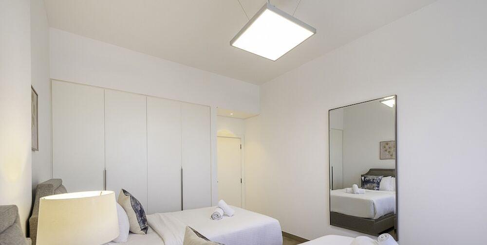 LUX The Elegant Sea View Suite - Tap to explore photos