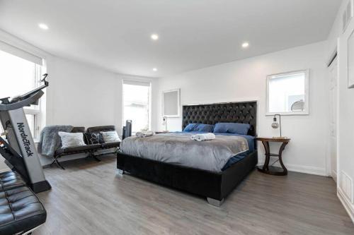 Grand 3 BR Toronto Victorian Entire Home
