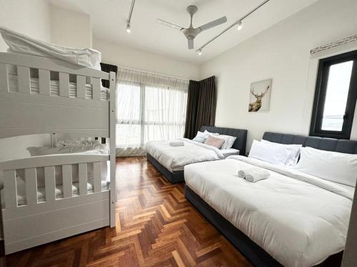 TTs HOME3 Mews 4-8Pax Pavilion KLCC Kuala Lumpur - Tap to explore photos