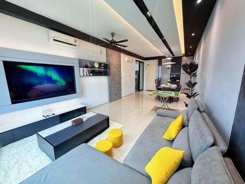 Ekocheras Smart Home 1 BR Suite - MRT - Mall #E17 - Tap to explore photos