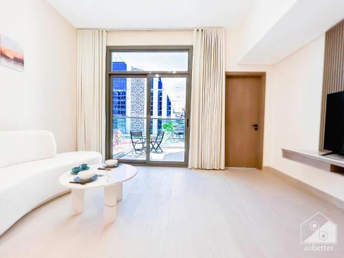 Bright & Spacious 1Bedroom with Balcony in Dubai - Tap to explore photos