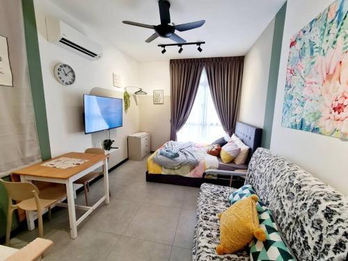 Neu Suites Near Gleneagles 10 minutes to KLCC - Tap to explore photos