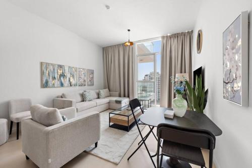 Unique 1 BHK Near To Metro - Tap to explore photos