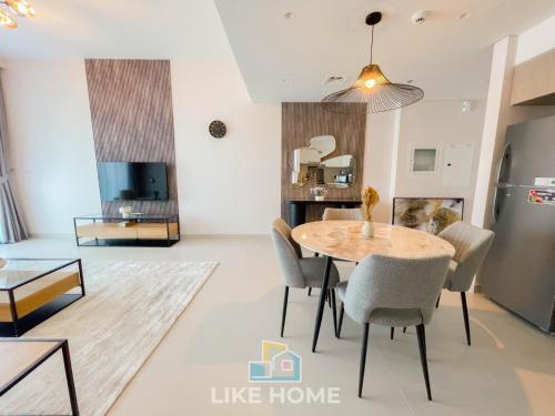 Like Home - 4203 The Ultimate living at The Grand - Tap to explore photos