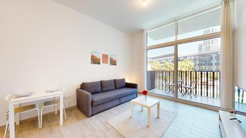 Belgravia 3 - Bright One Bed with Garden View - Tap to explore photos