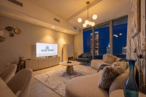 Central Lux Home with Stunning Views - Tap to explore photos