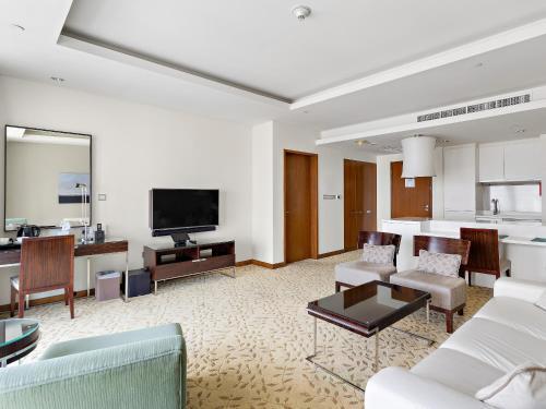 Stylish High Flr 1 BDR In Emaar Fashion Avenue-06 - Tap to explore photos