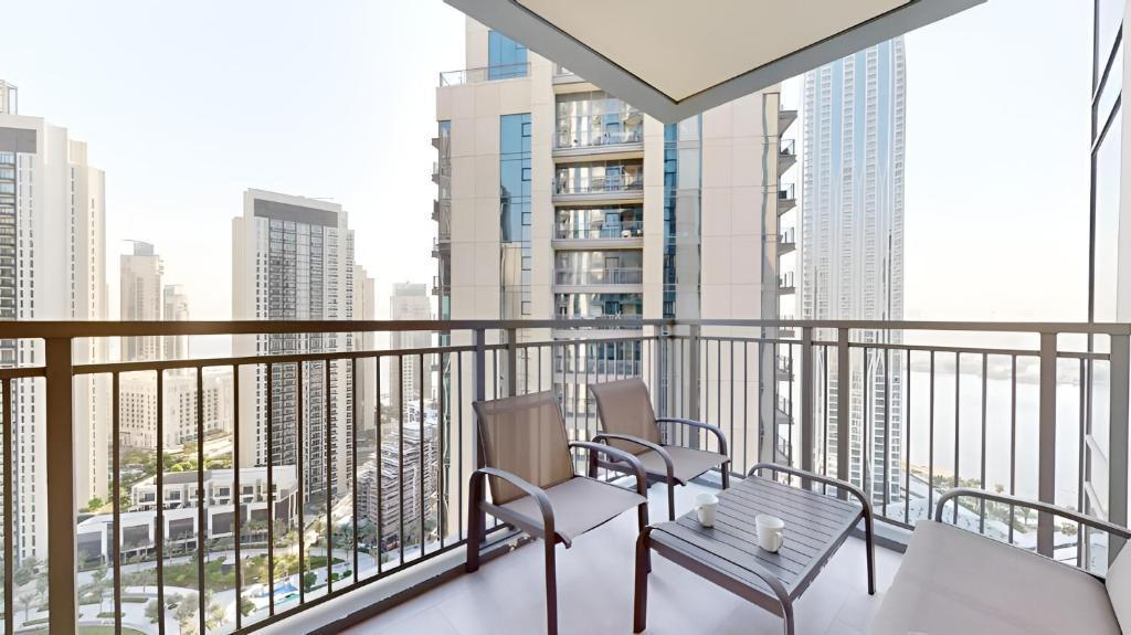 Vacationer Holiday Homes I 1 Bright Bedroom l Peaceful Community l Dubai Creek Harbour - Tap to explore photos