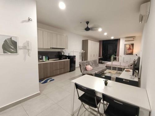 Cozy Studio near Mid Valley #StayNjoy - Tap to explore photos