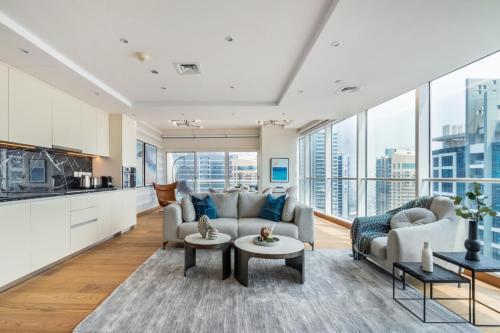 Citihome - 1BR Huge with Panoramic View at JLT - Tap to explore photos