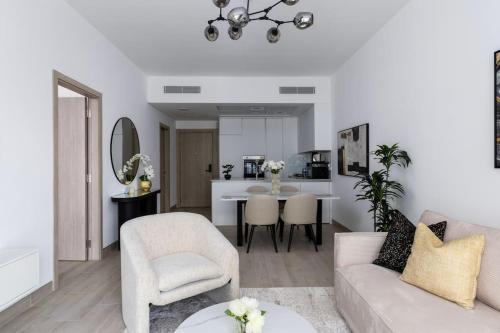 Waves - Luxury Meets Comfort, Modern 1BR in JVCs Luma22 - Tap to explore photos
