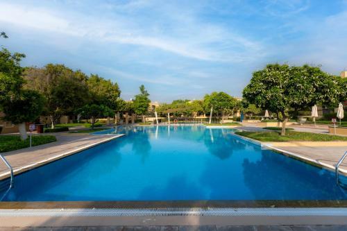 Luxury Villa in Ranches 1, on Pool and Park - Tap to explore photos
