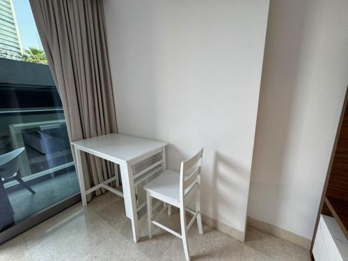 HZE5 Executive Studio 5min walk DubaiMall - Tap to explore photos