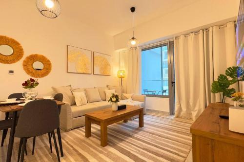 1BR Masdar City - Elegant Stay with Pool & Balcony Room Type - One-Bedroom Apartment