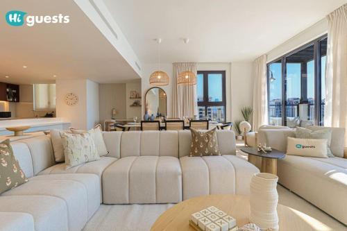 HiGuests - Beachfront Living Stunning 4 BR with Maid's Room - Tap to explore photos