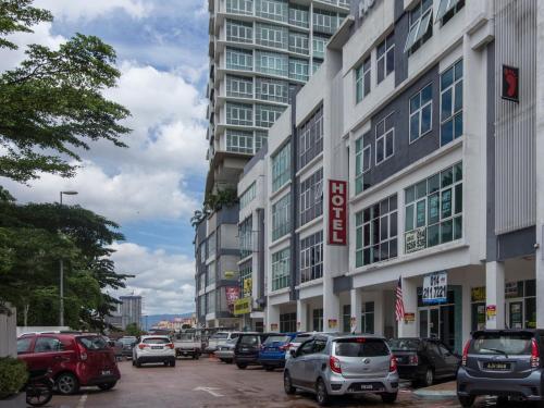 Fumah Hotel Jalan Kuching - Tap to explore photos