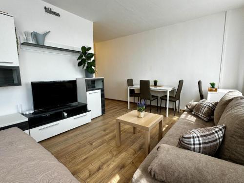 Smarty Choice Flat with Deluxe Kitchen - Tap to explore photos