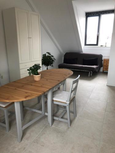 B&B Twiske Zuid, Amsterdam free parking - Tap to explore photos