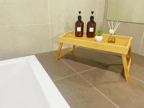 Muji Style KL Gateway Premium Residence with Infinity Pool Bathtub - Tap to explore photos