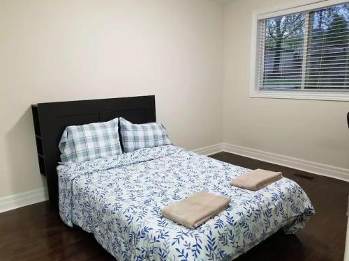 Private Rooms, Free Parking, Full Kitchen, Best Prices in Town- York University Heights - Tap to explore photos